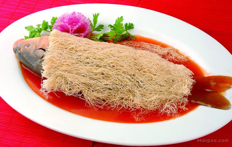 BJL平台集团_中金公司:上调贵州茅台目标价24.6%至2109元(图3) BJL平台