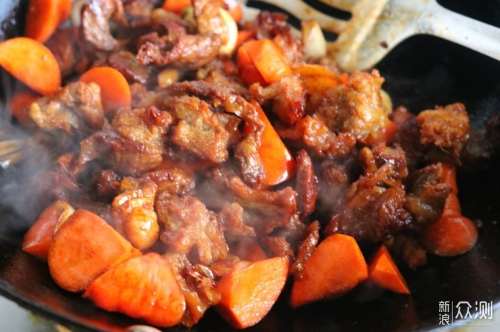 BJL平台:科尔30分丁彦雨航21+11 山东主场胜山西取连胜(图1) BJL平台集团